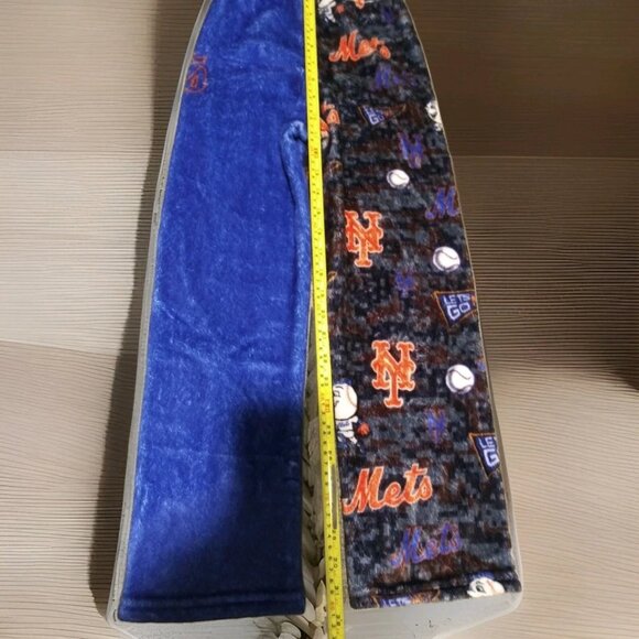 Boys Mets winter hat, stretch gloves and soft pajama pants - Picture 4 of 11